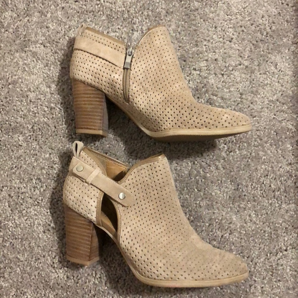 Fall must have 🍁🍂 lightly worn booties